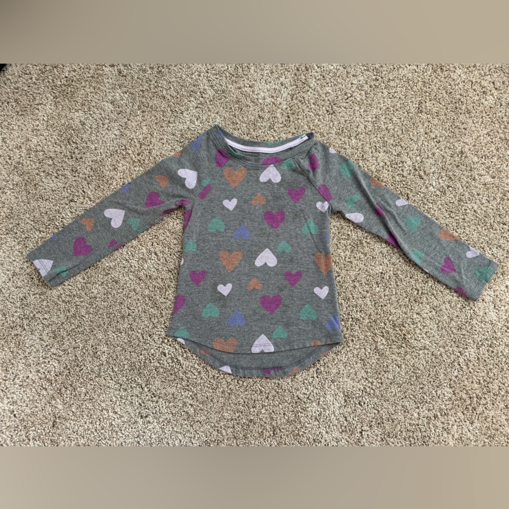 Cat & Jack long sleeved shirt, 3T, Grey with Hearts